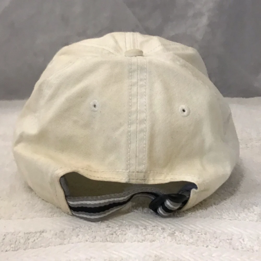 Titleist b1		cap	titleist	c	genderless	adjustable strap
